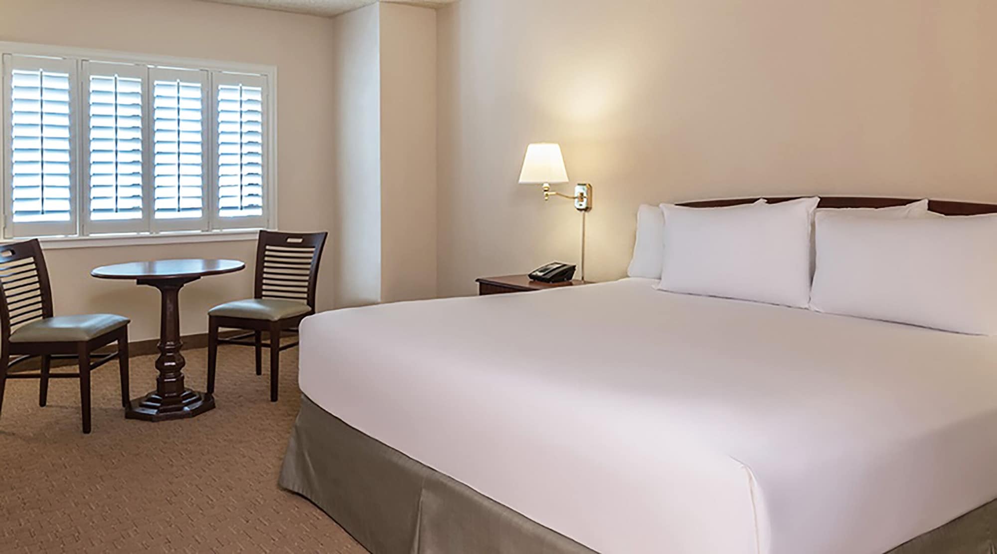 West, Classic, King Bed