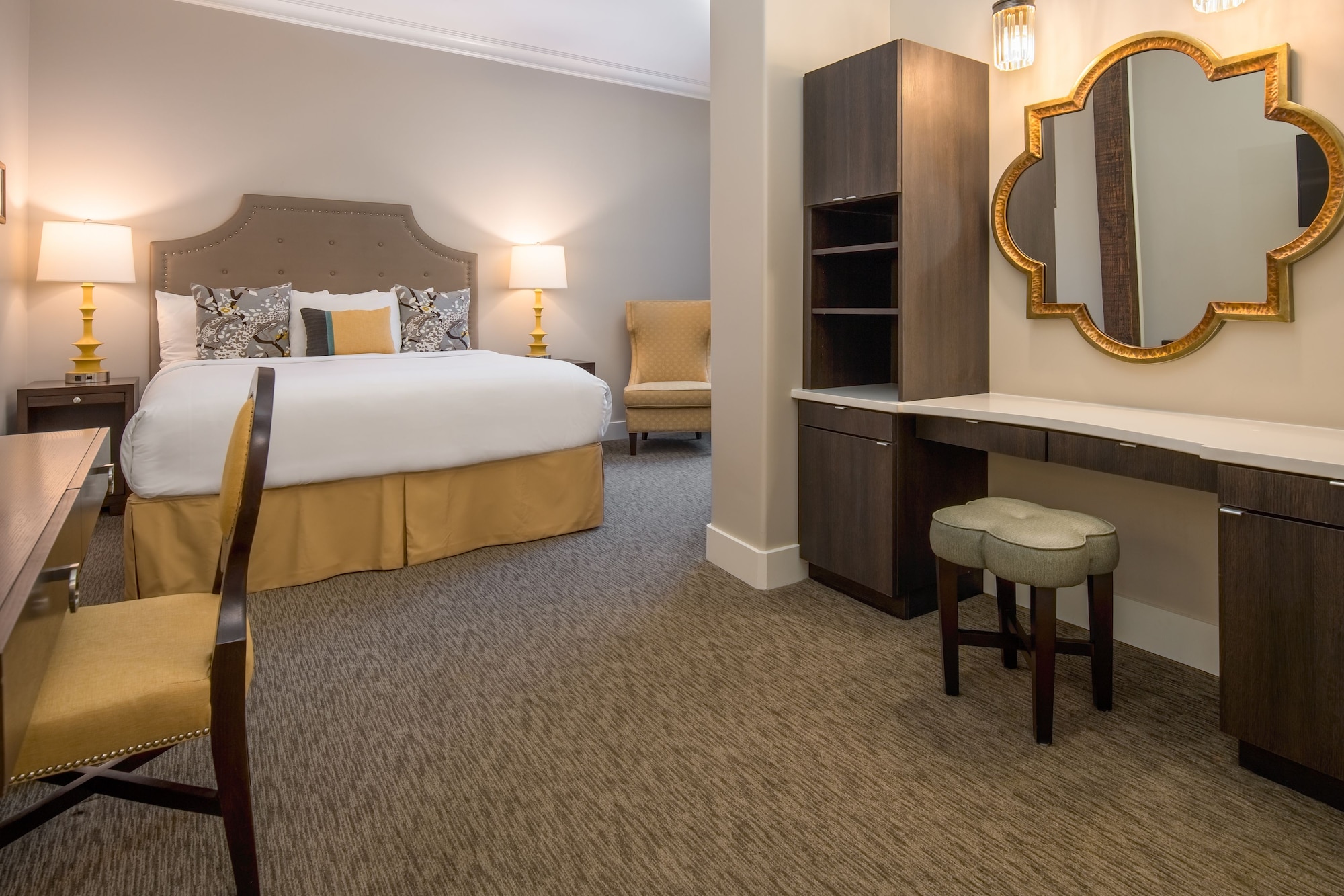 Master, Suite, King Bed, Sofa
