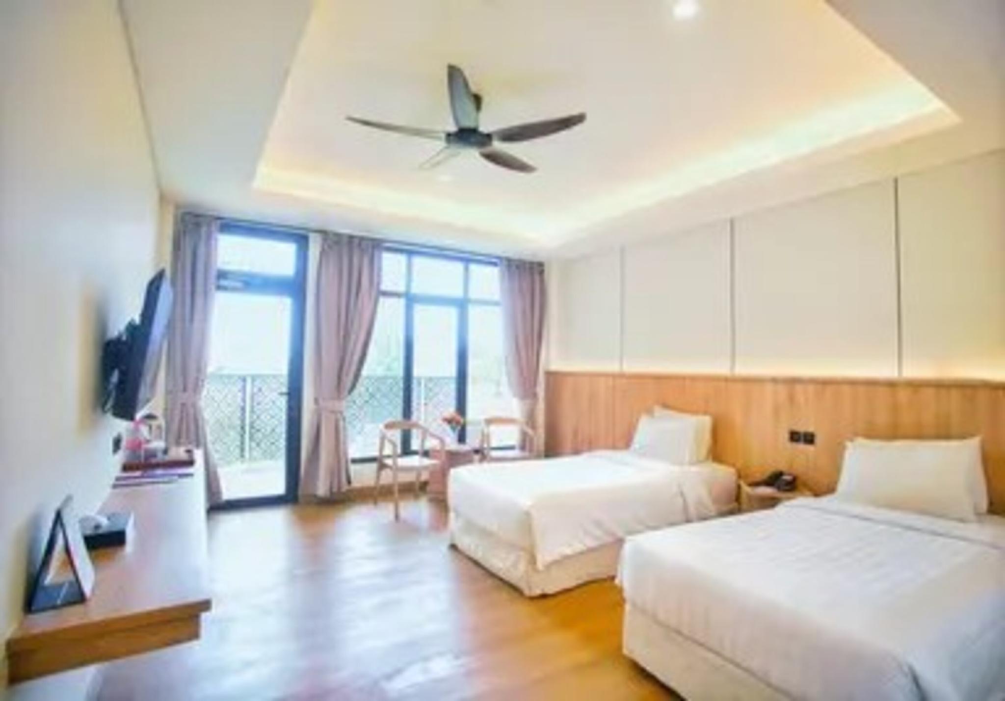 Deluxe, Double and Twin Beds