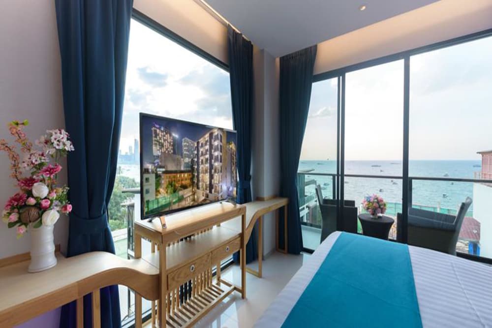 Deep Blue Z10 Pattaya 30/42