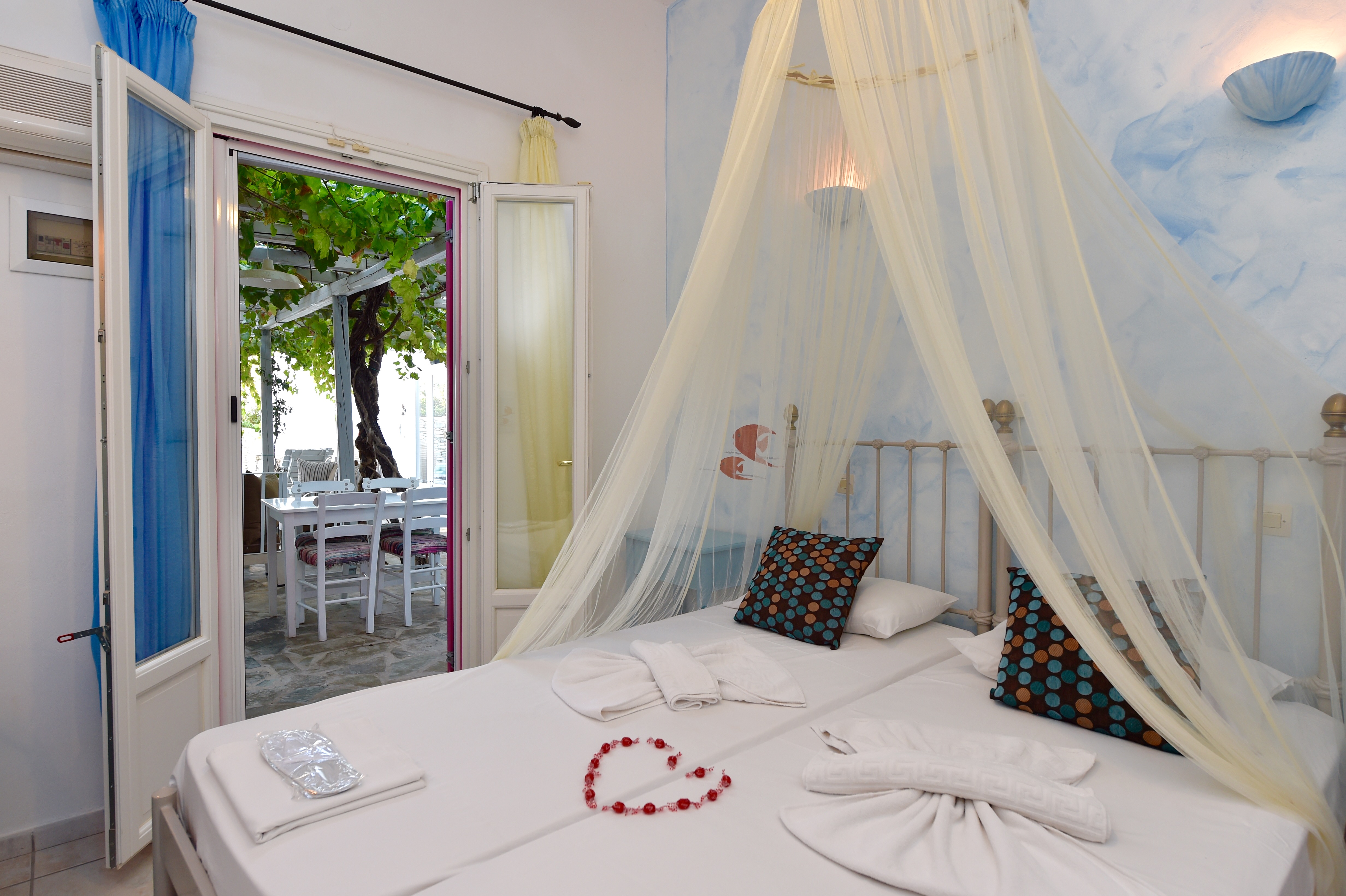 2 BEDROOMS, APARTMENT