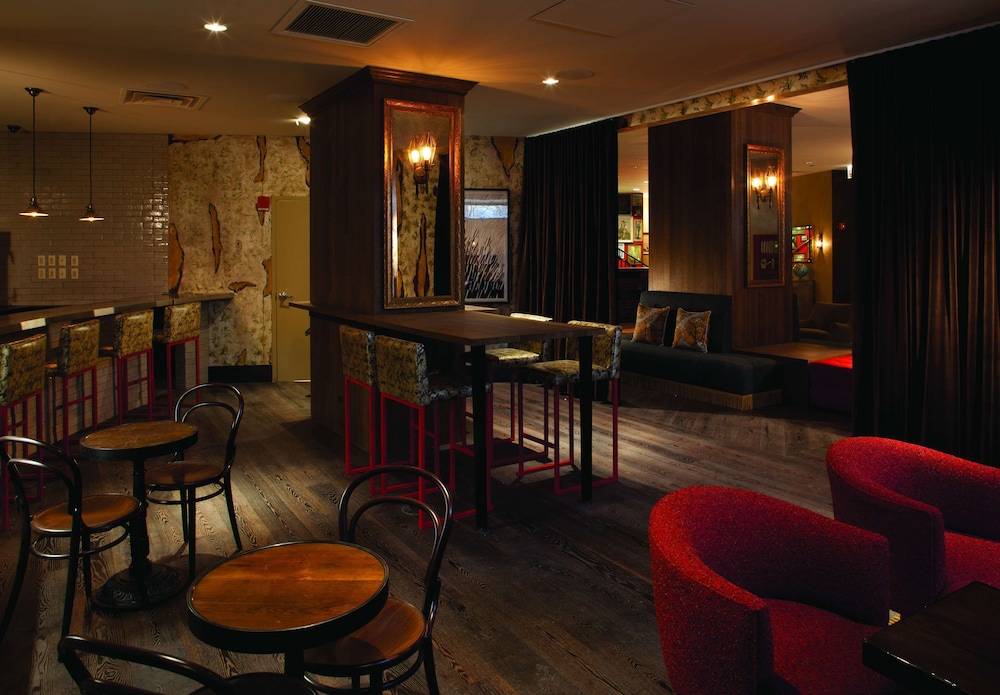 Lincoln Hotel 58/74