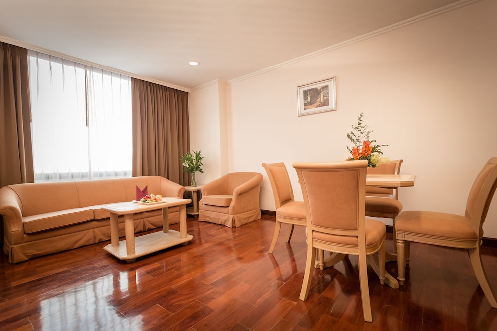 Grand Tower Inn Rama VI 53/70