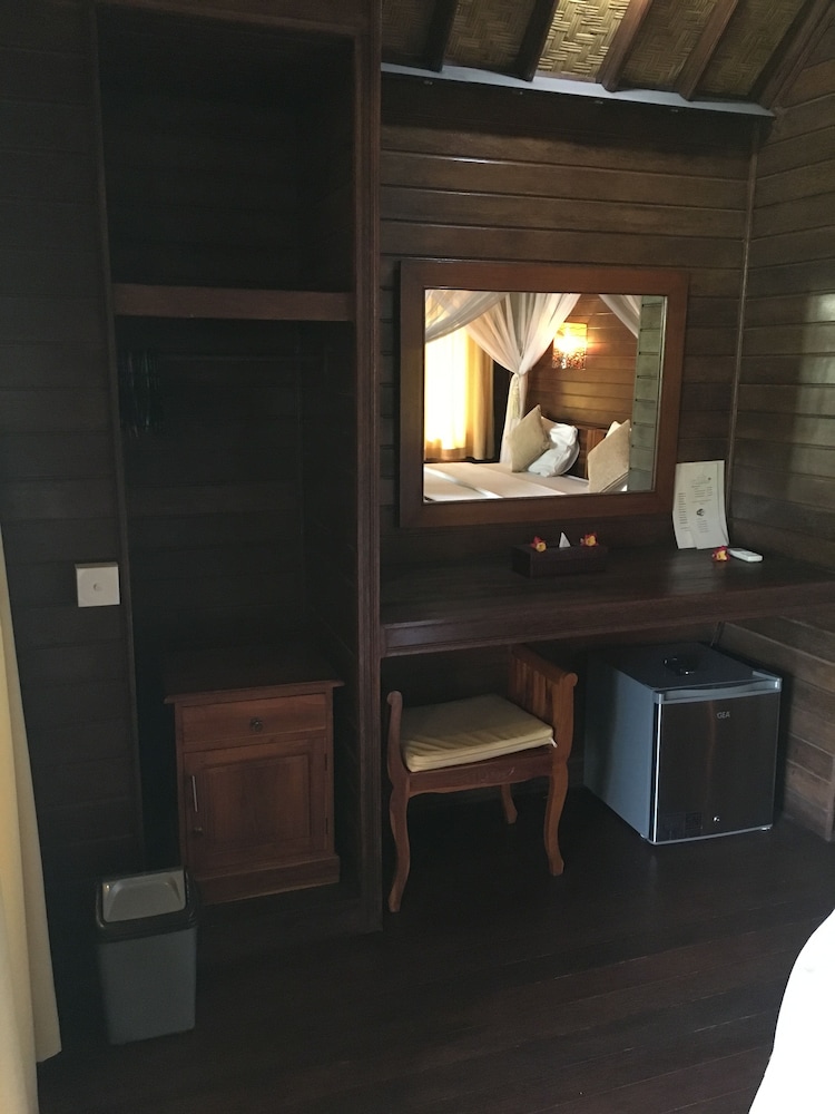 Cassava Bungalow 20/37