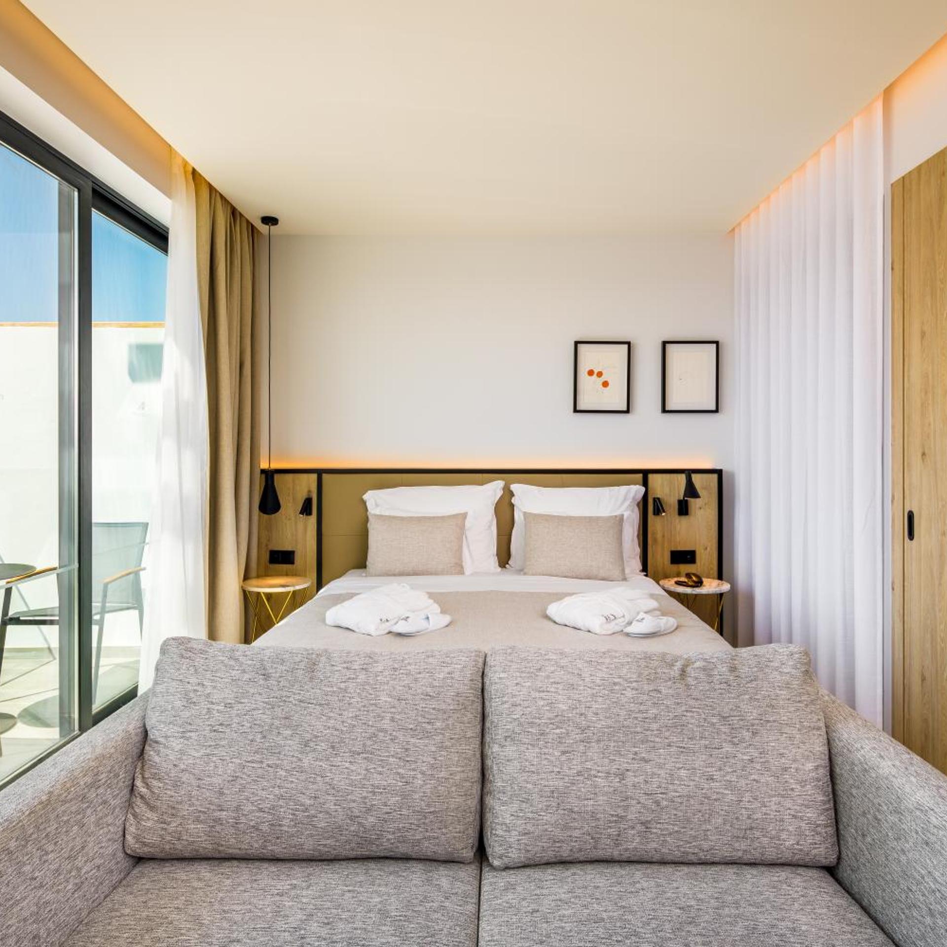 Premium, Double Bed, Partial Sea View