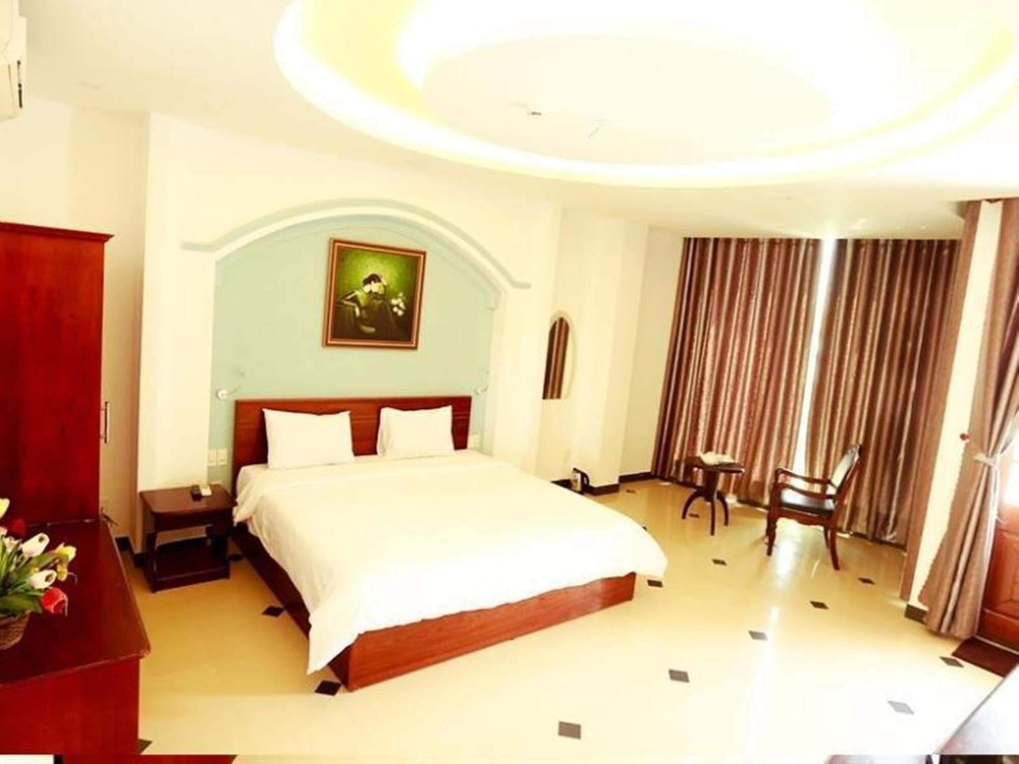 ROOM, SINGLE