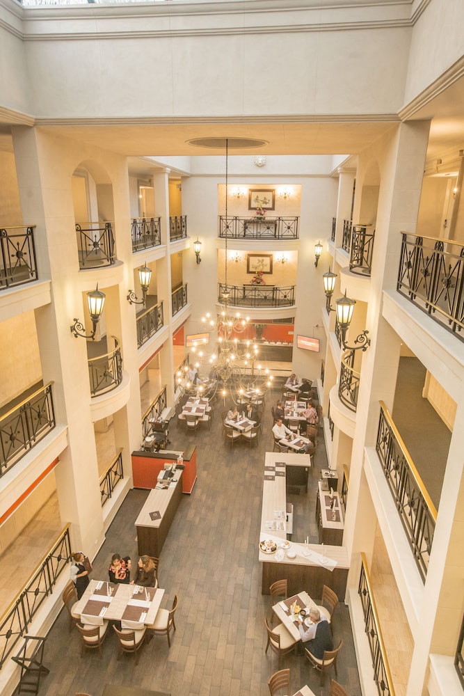 Hotel Plaza de Oro 33/43