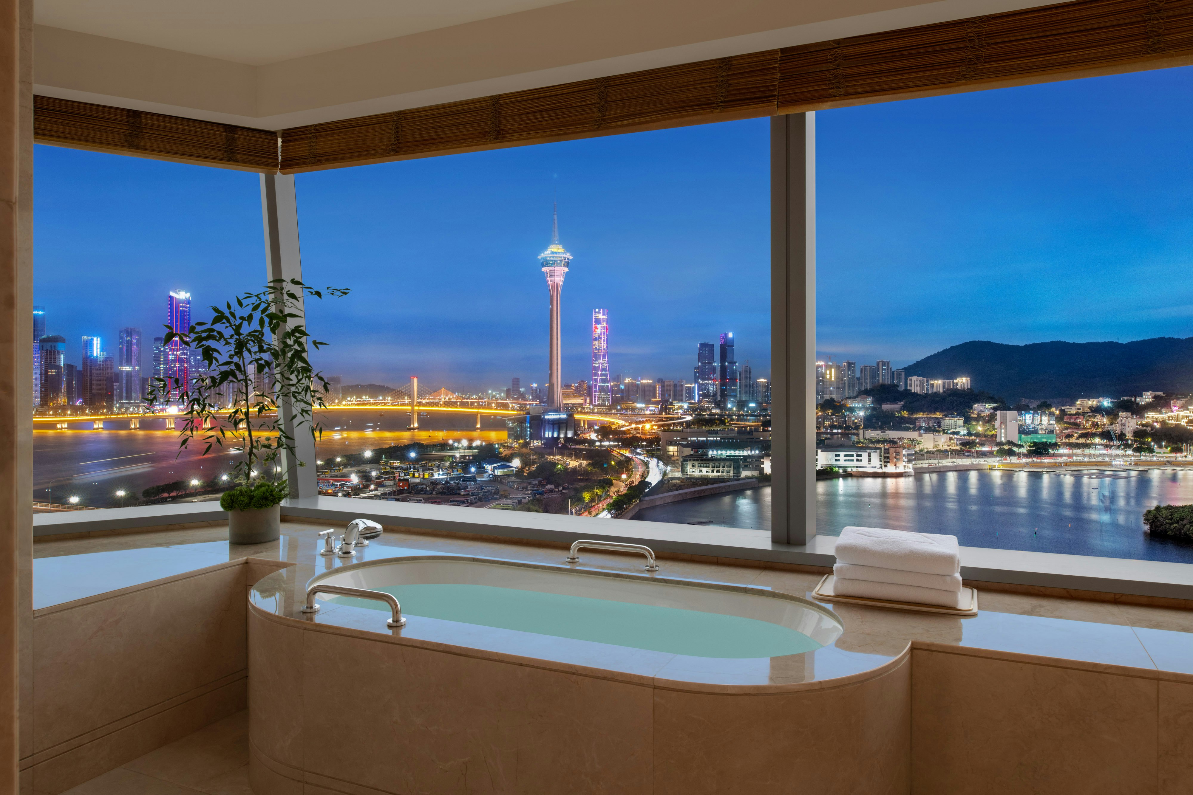 Mandarin Oriental Macau 20/50