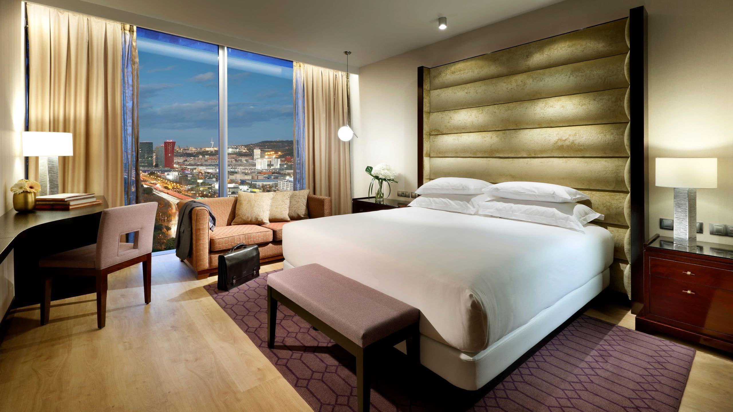 Suite, King Bed
