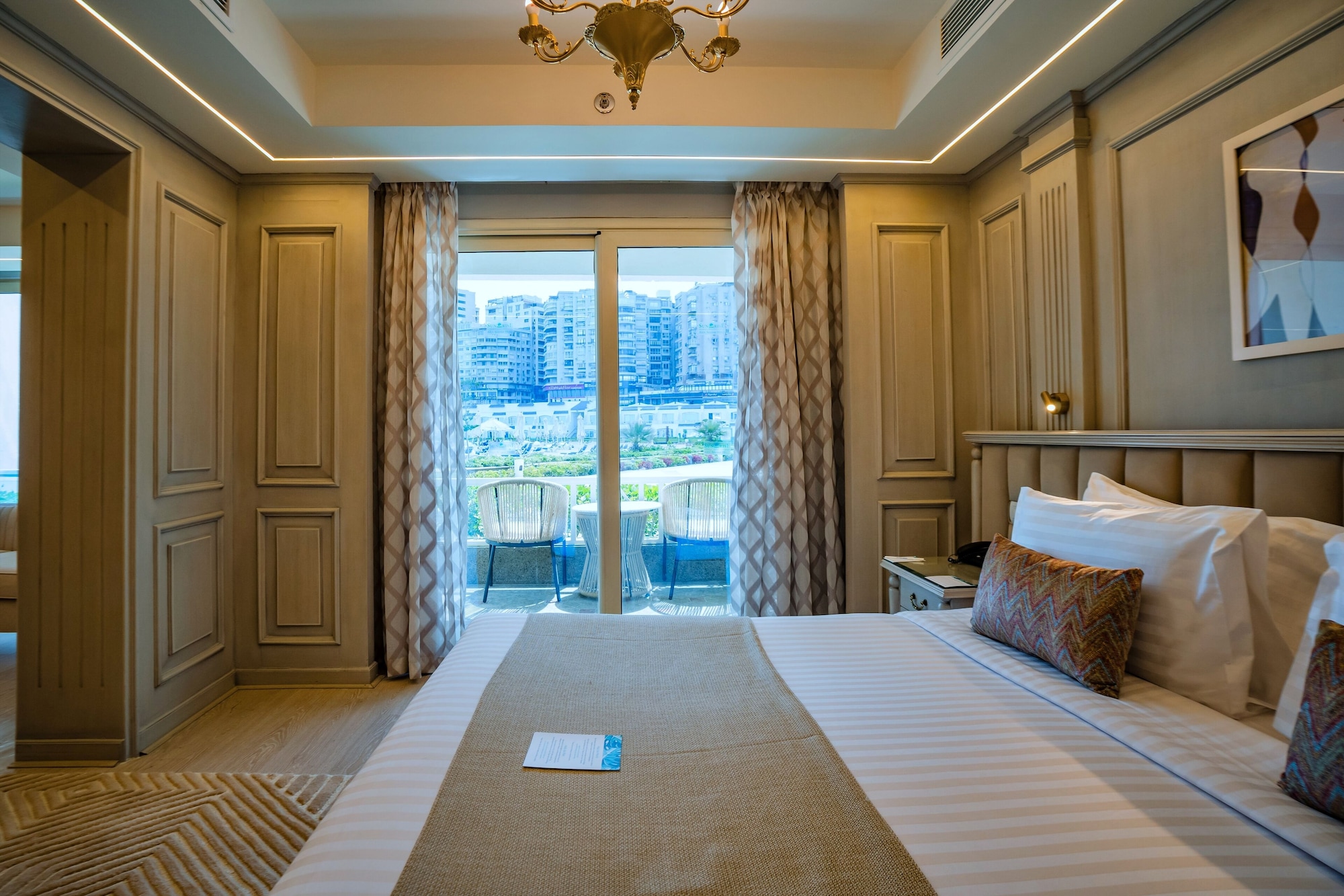 Executive Jacuzzi Suite