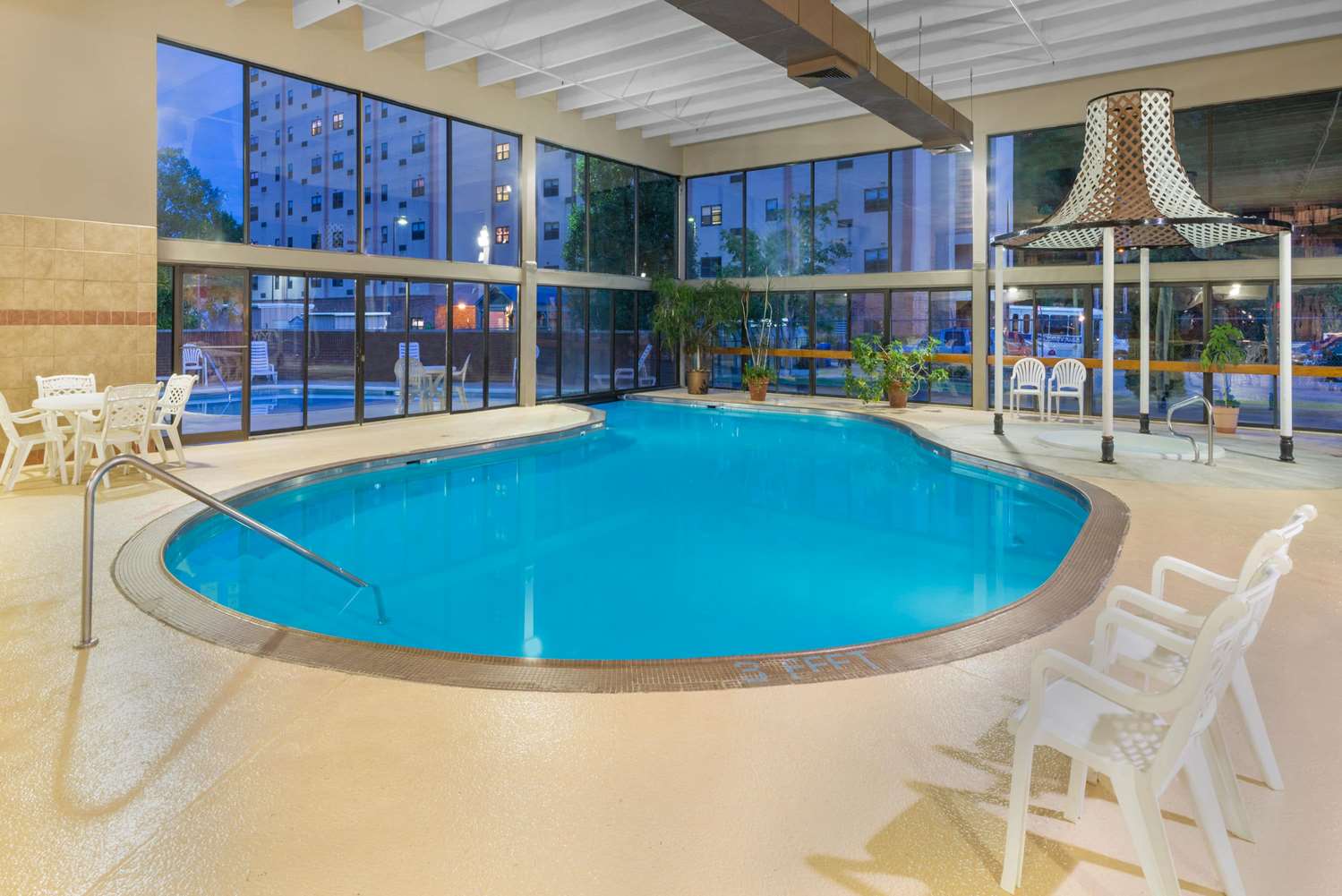 Ramada by Wyndham Paintsville Hotel & Conference Center 4/15
