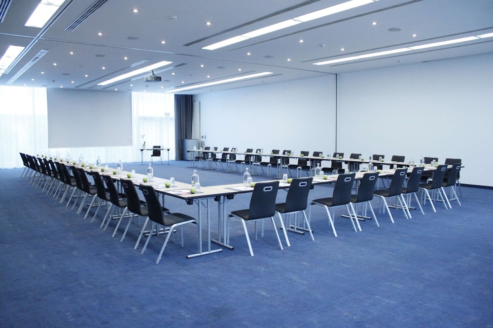 INTERCITY HOTEL FRANKFURT AIRPORT 53/61