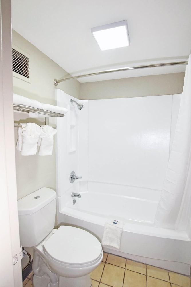 Days Inn by Wyndham Midland 6/25