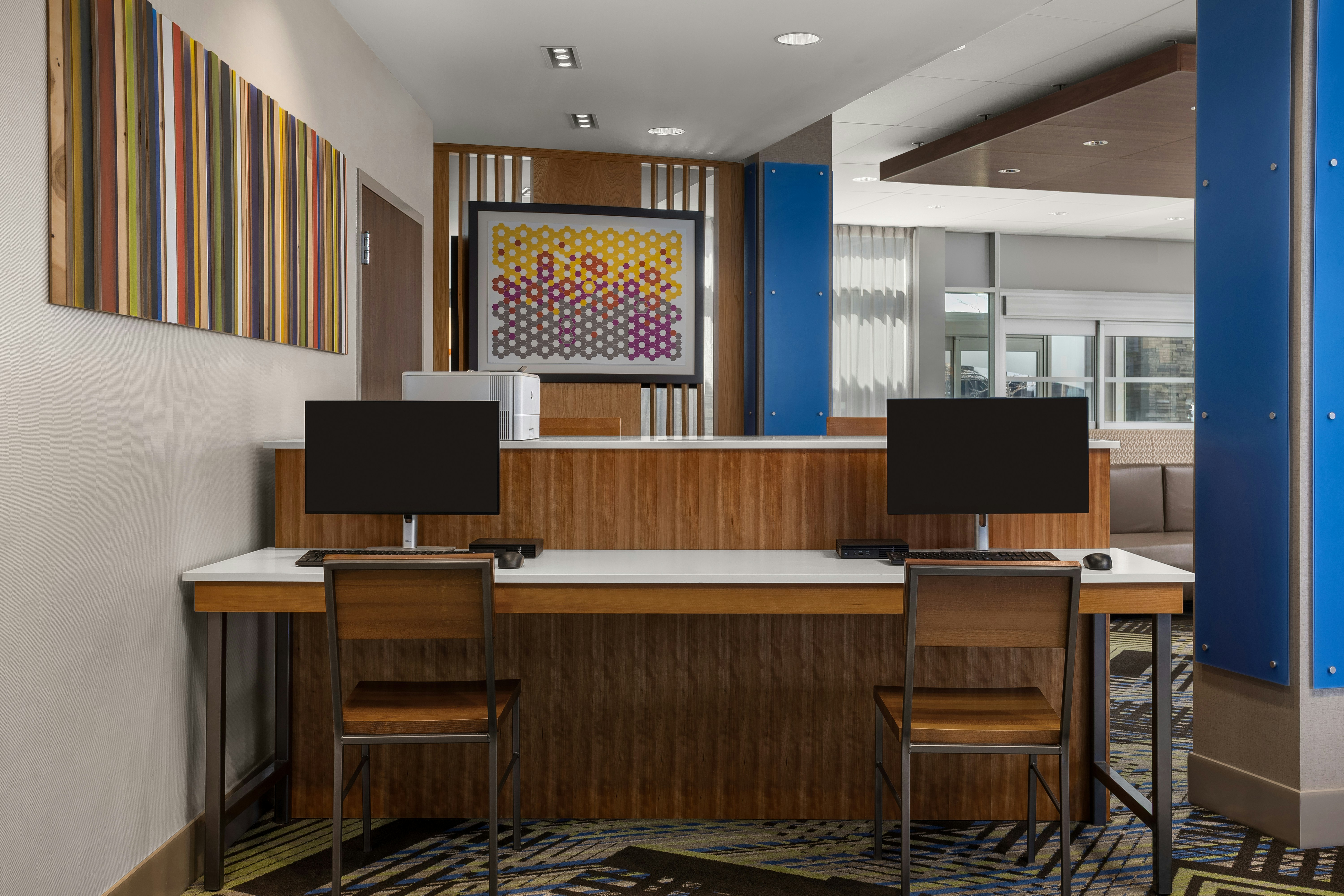 Holiday Inn Express Suites Aurora 75/77