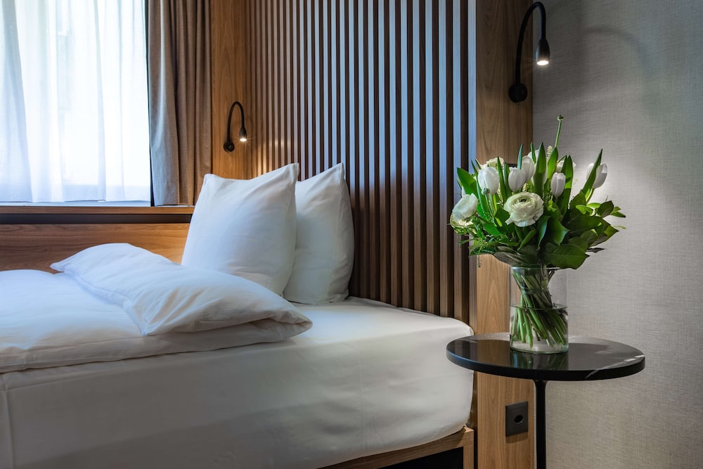 RADISSON BLU HOTEL BASEL 30/74