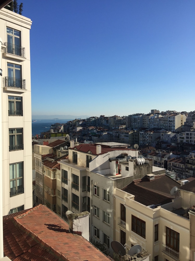 Omar Sultan Suites 27/33