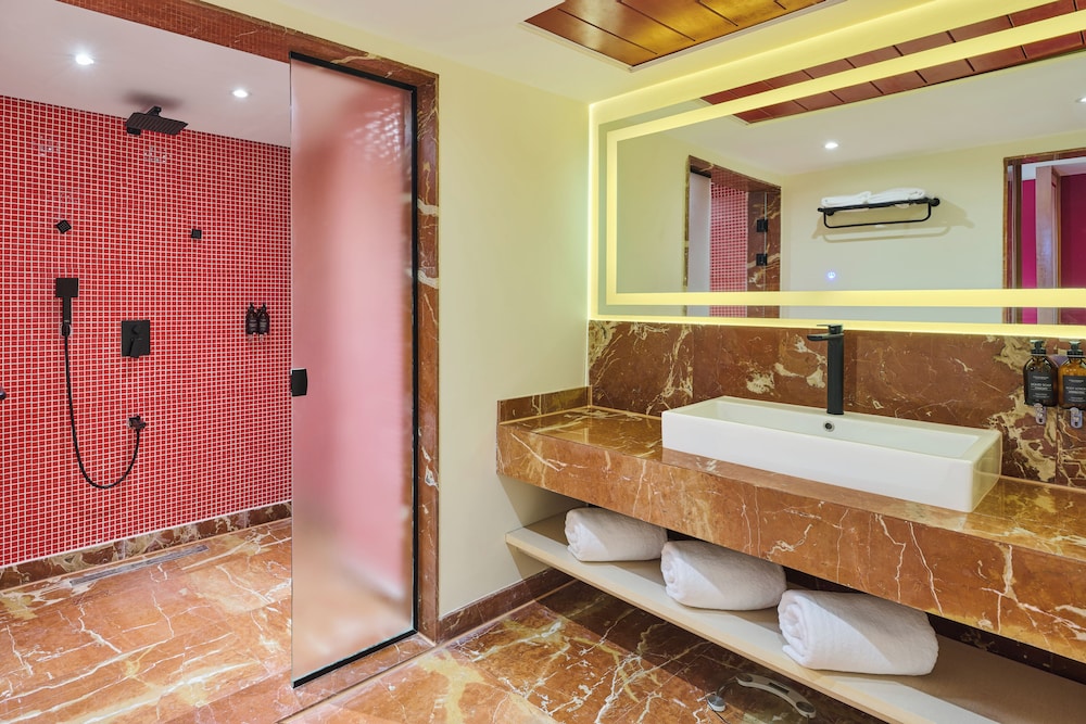Art, Luxury, Suite