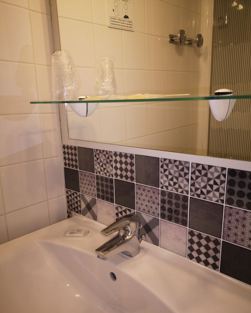 Trianon Hotel 33/36