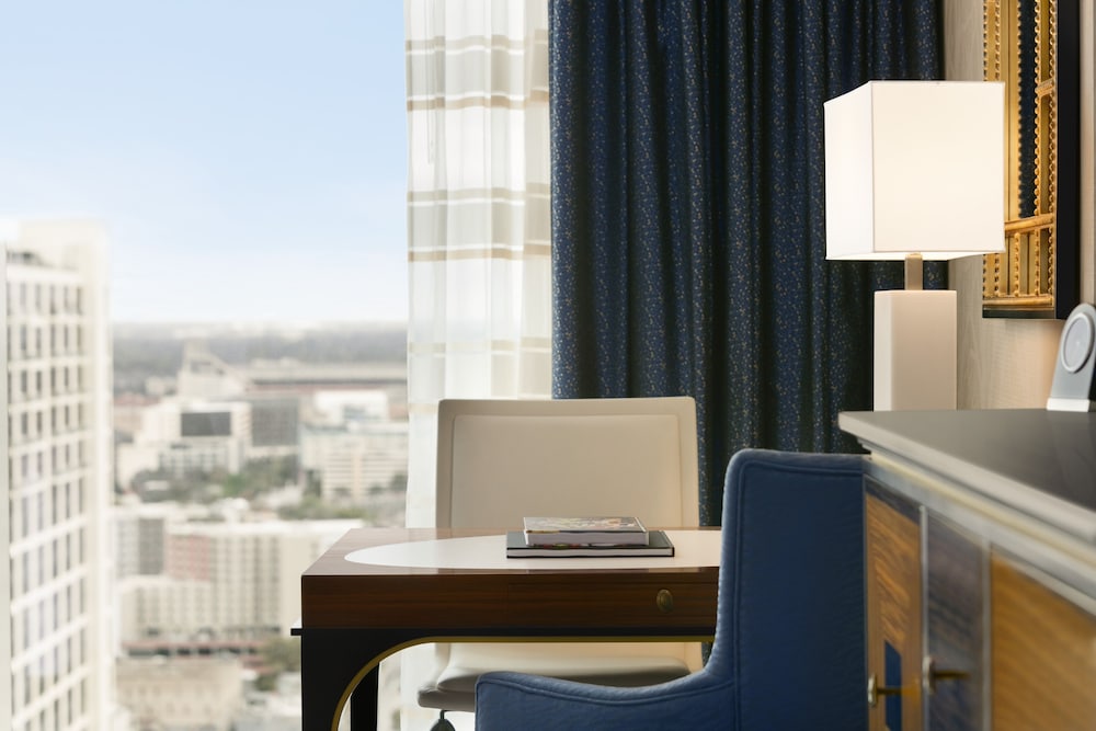 Fairmont Austin 72/72