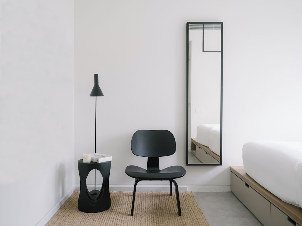 Lloyd Apos S Inn 42/60
