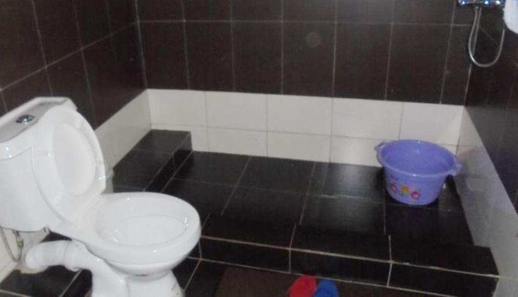 Bunyonyi Inn Hotel 9/11