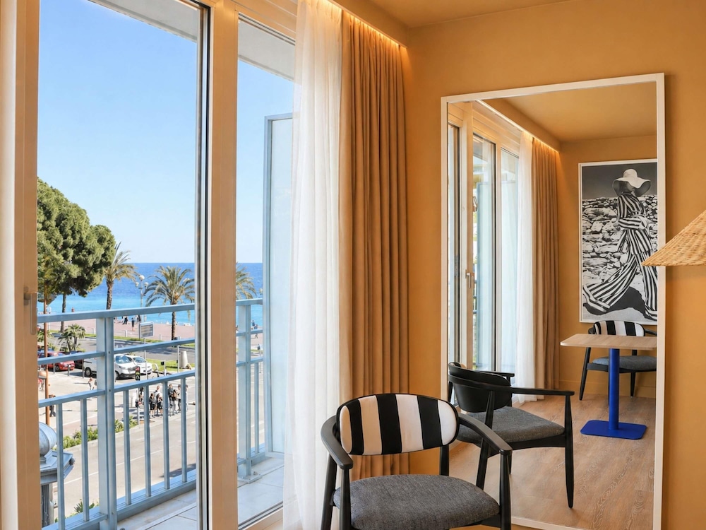 Mercure Nice Promenade Des Anglais 28/48