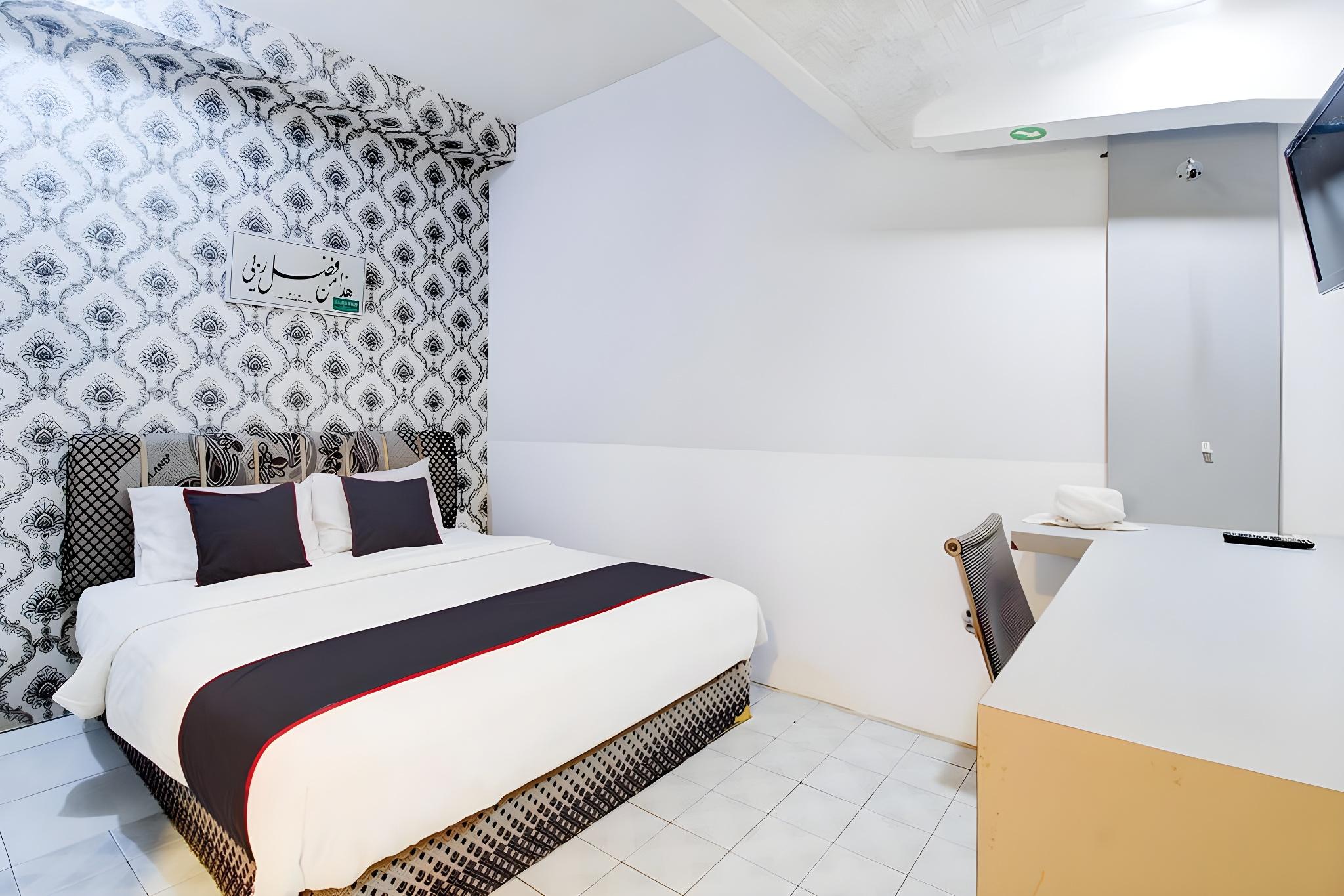 SUITE, DOUBLE BED