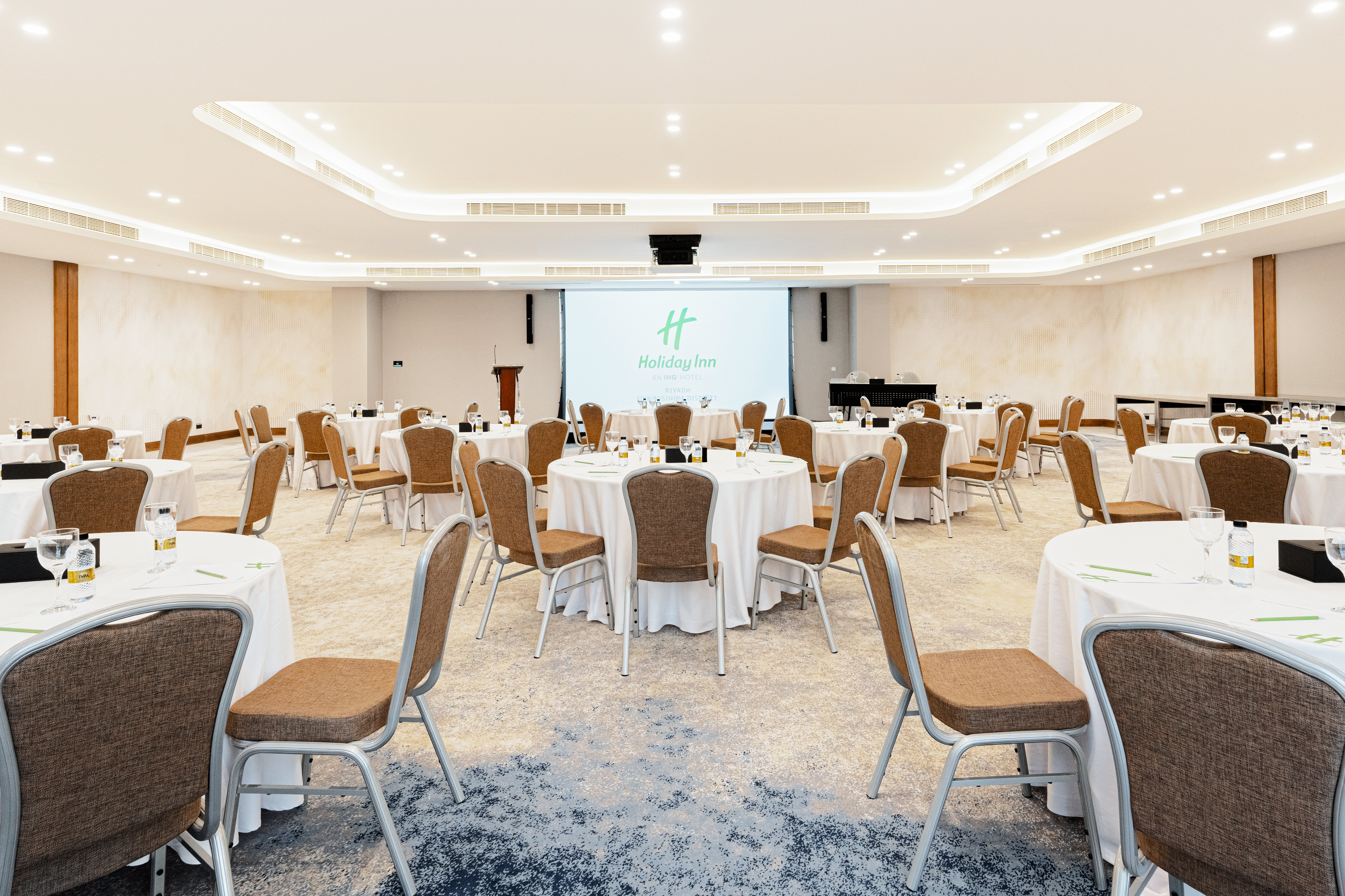 هوليداي إن الرياض منطقة الأعمال(Holiday Inn Riyadh The Business District) 37/50
