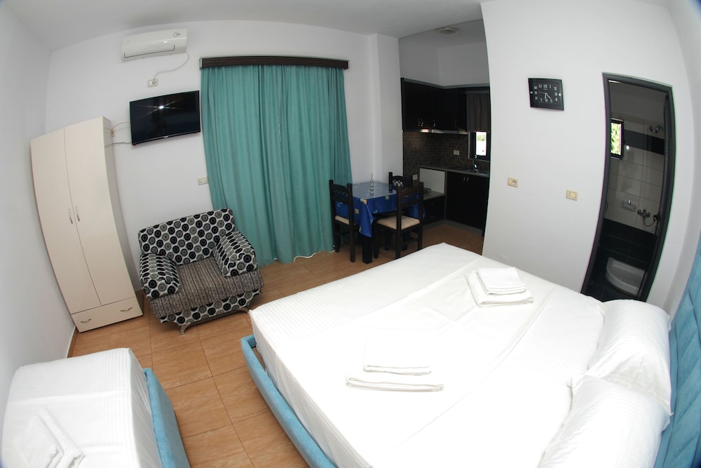 Hotel Kuburi 18/50