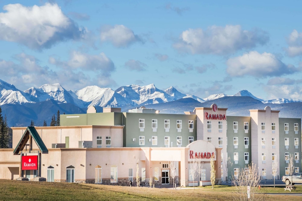 Ramada By Wyndham Hinton 1/32