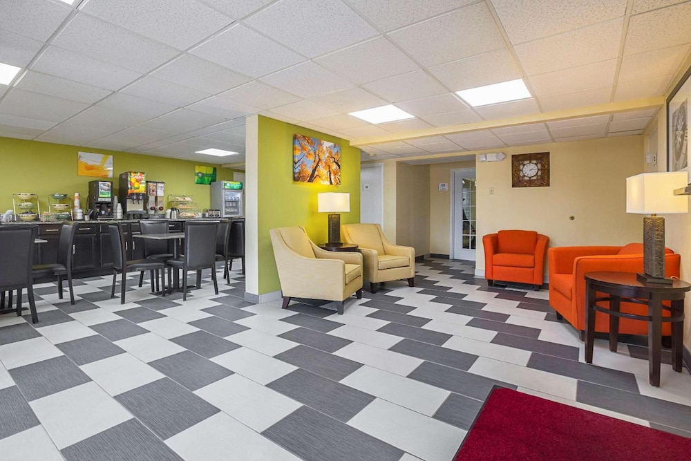 Motel6 Knoxville, TN - East 9/50