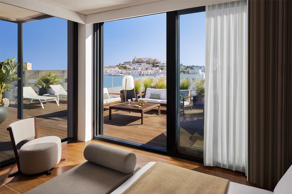 NH Collection Ibiza 38/60