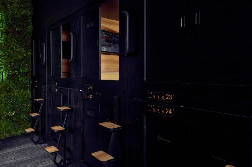 Capsule Hotel Montreal 1/28