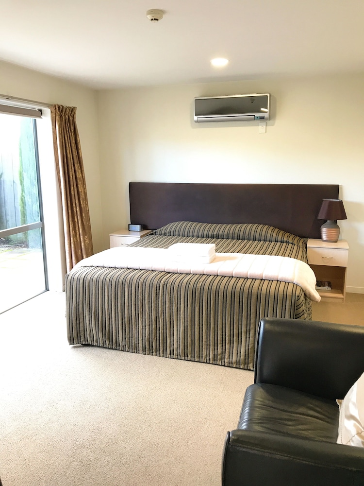 Alpha Motel Luxury Apartments 27/74