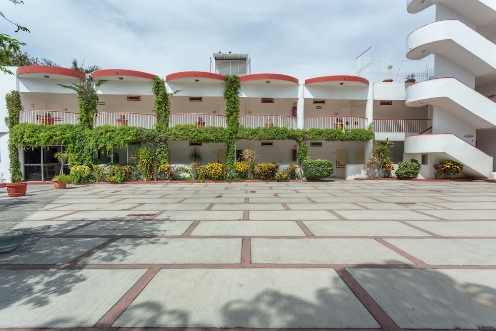 OYO Hotel Palma Real 23/34