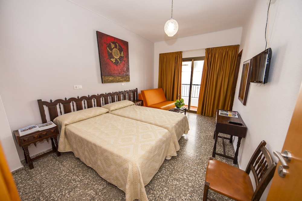 Santa Eulalia Hostal 20/44