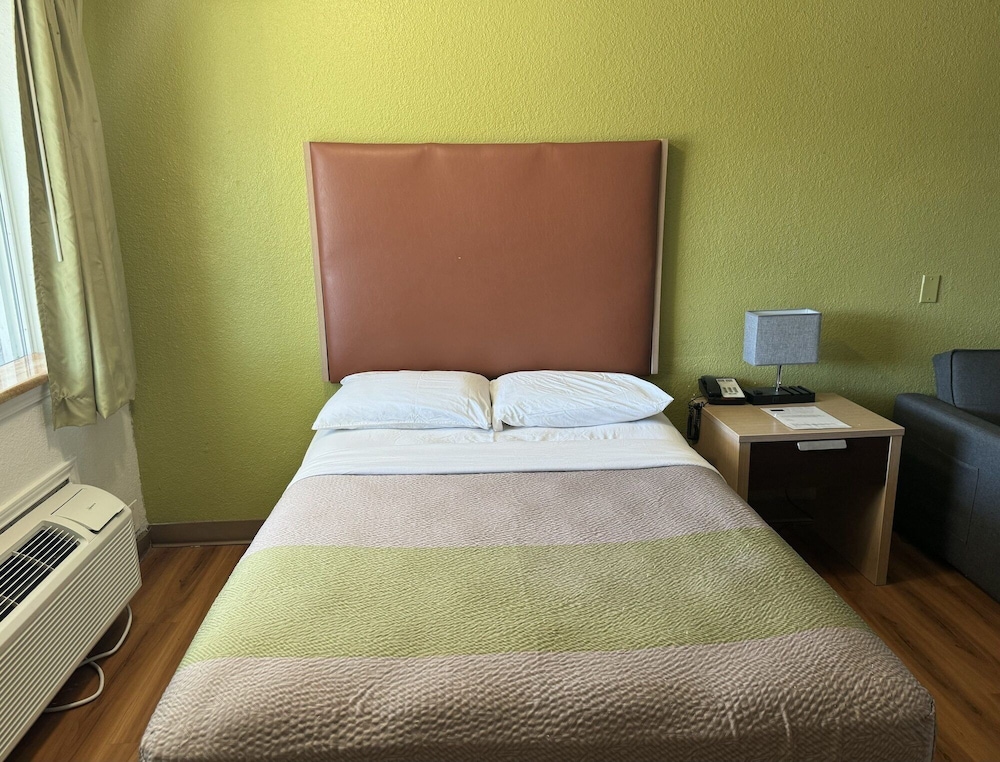 Motel6 Corpus Christi, TX - North 37/59