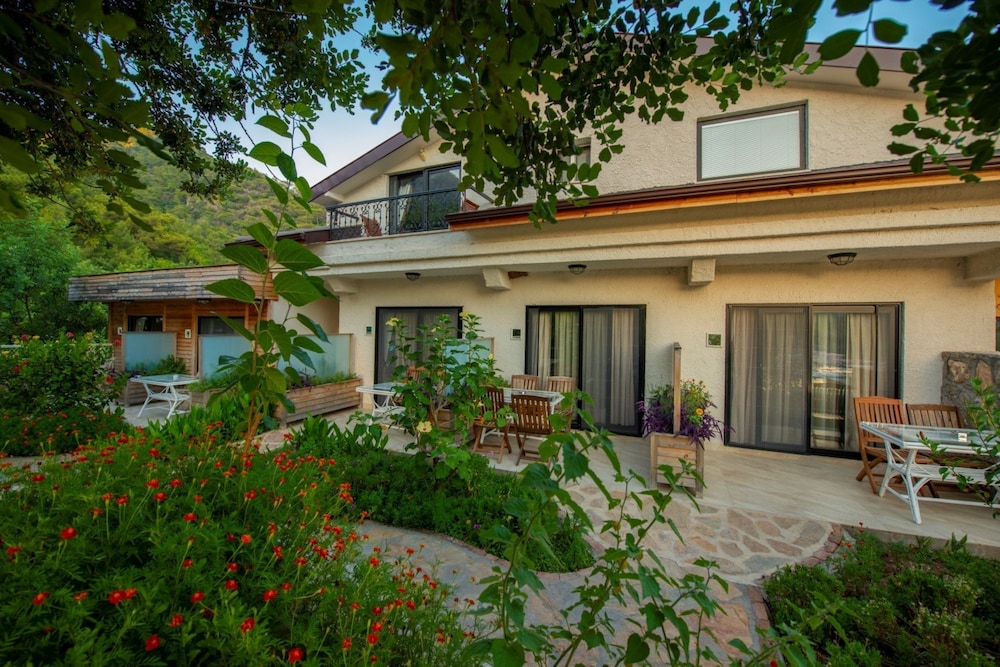S3 Seahorse Beach Club & Hotel 42/50
