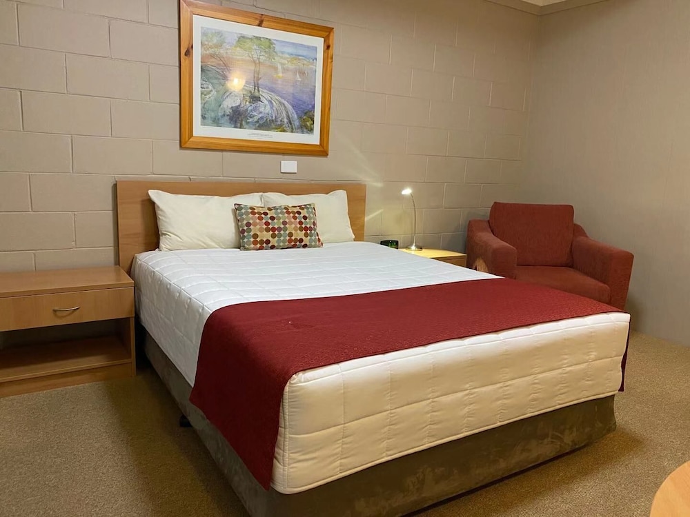 Apollo Motel Parkes 6/50
