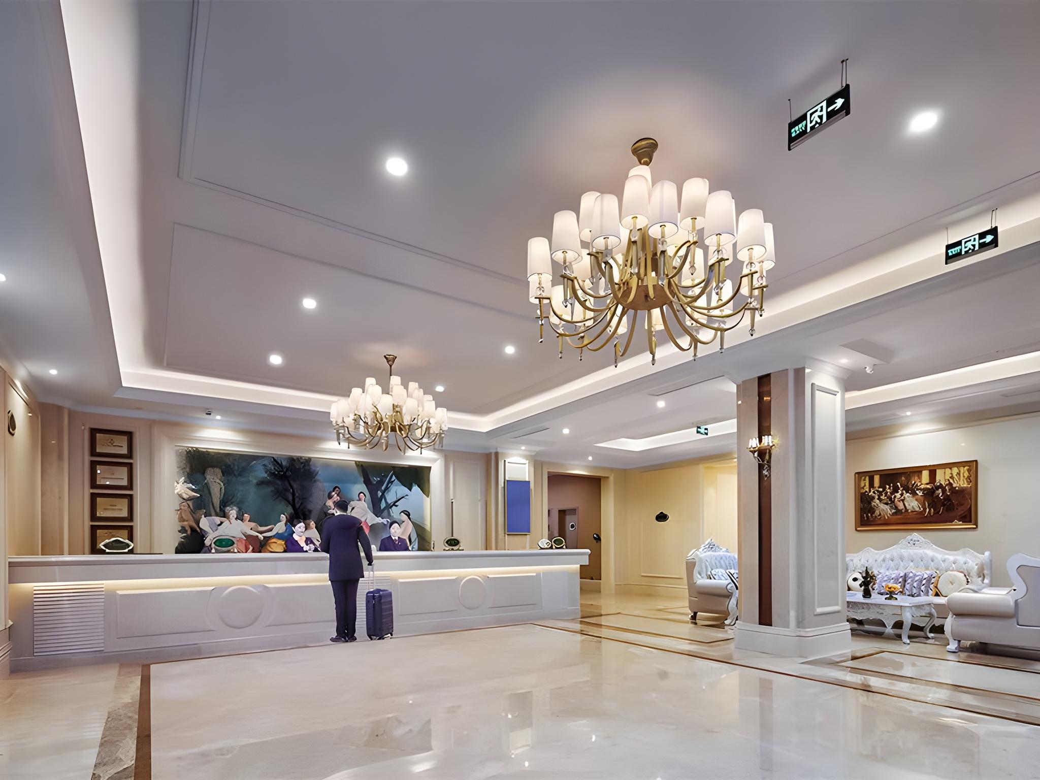 Vienna International Hotel (Haimen Pedestrian Street) 10/40