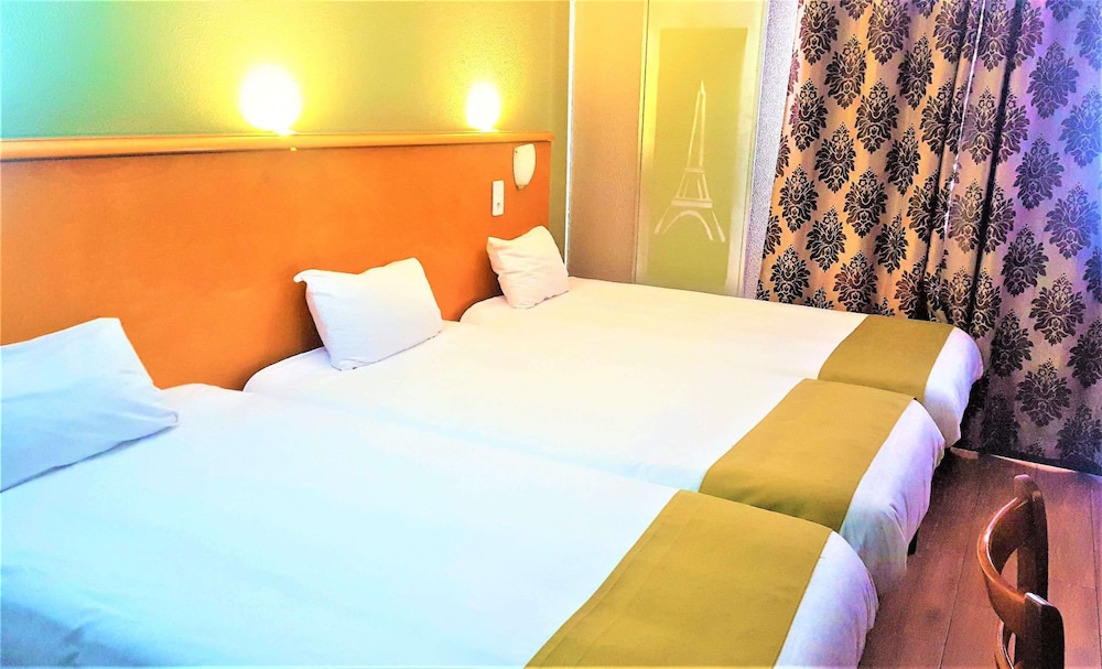 ROOM, TRIPLE