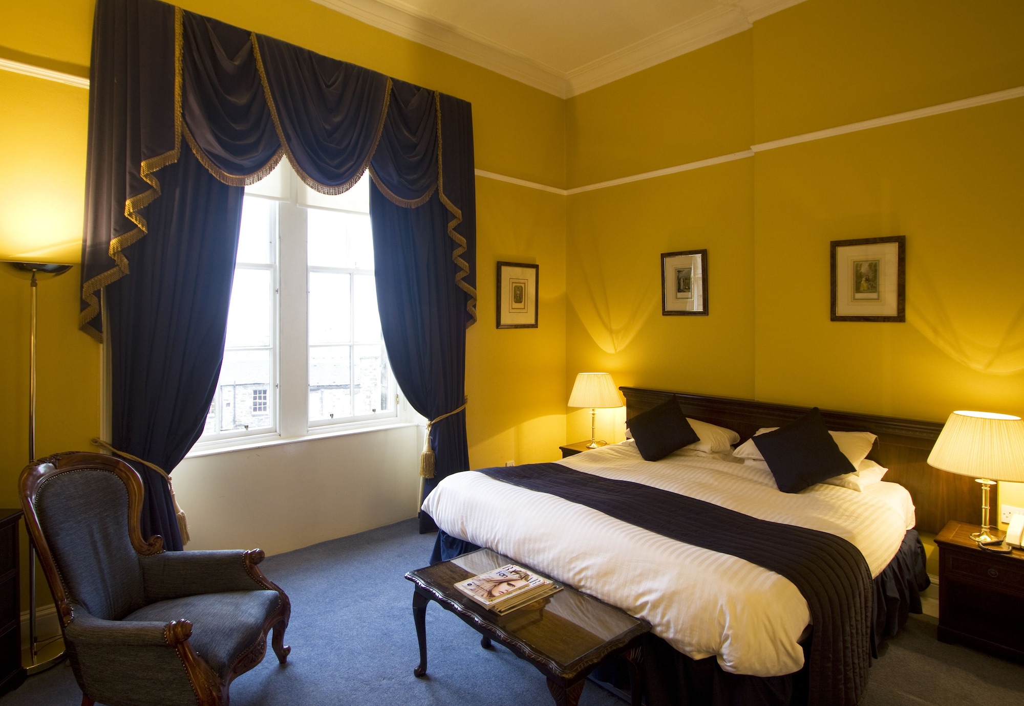 ROOM, KING BED