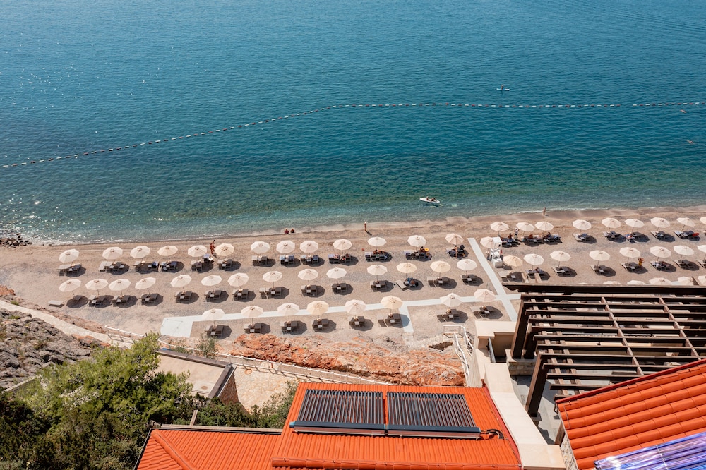 Lustica Bay Vacation Homes 写真1