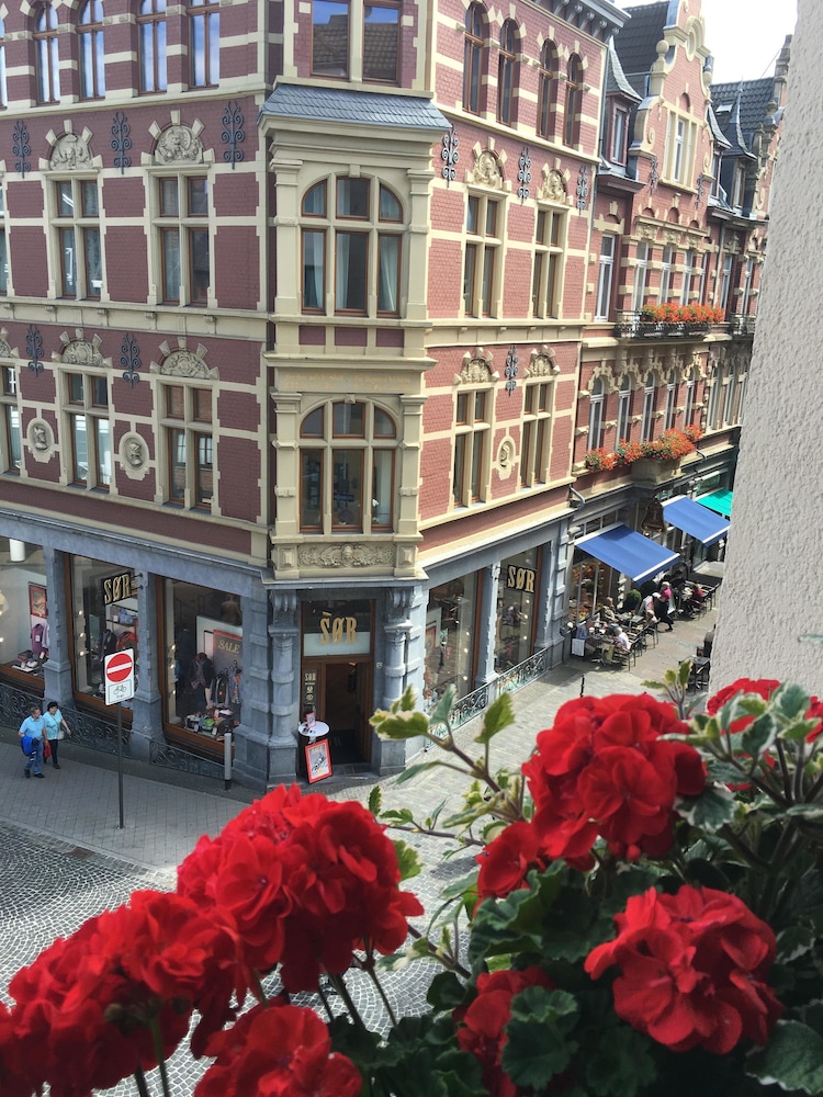 Hotel 3 Konige 7/50