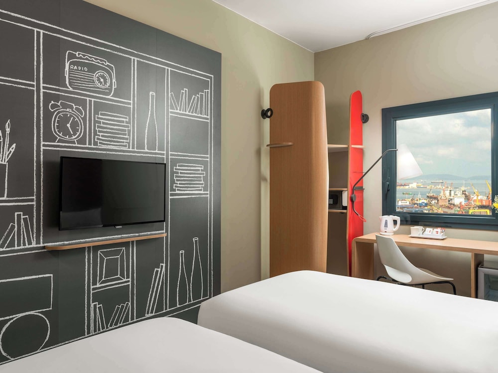 IBIS ISTANBUL TUZLA HOTEL 17/48