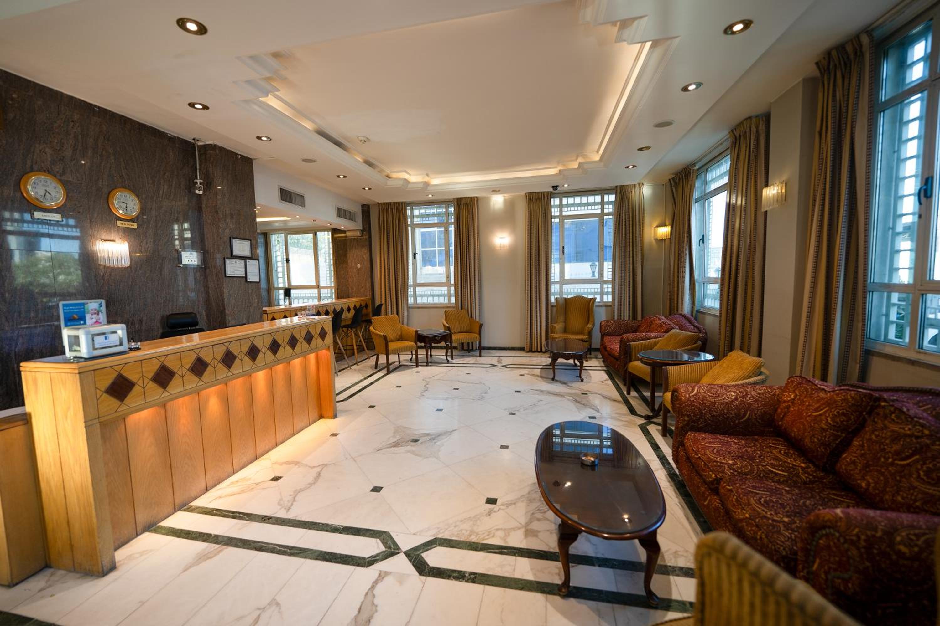 Kindi Suites Hotel 4/37