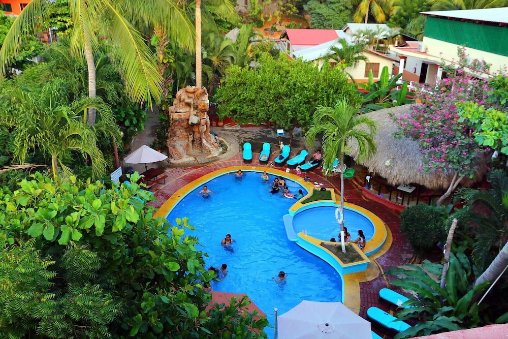 Hotel y Bungalows Acuario 56/60