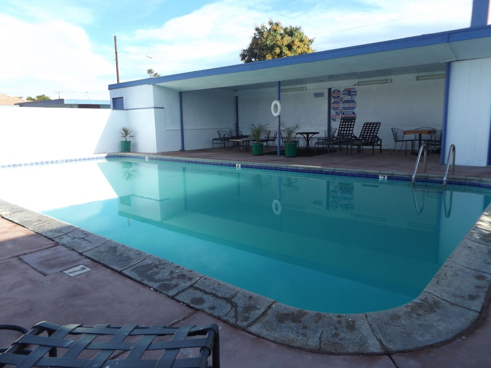 City Center Motel 4/68