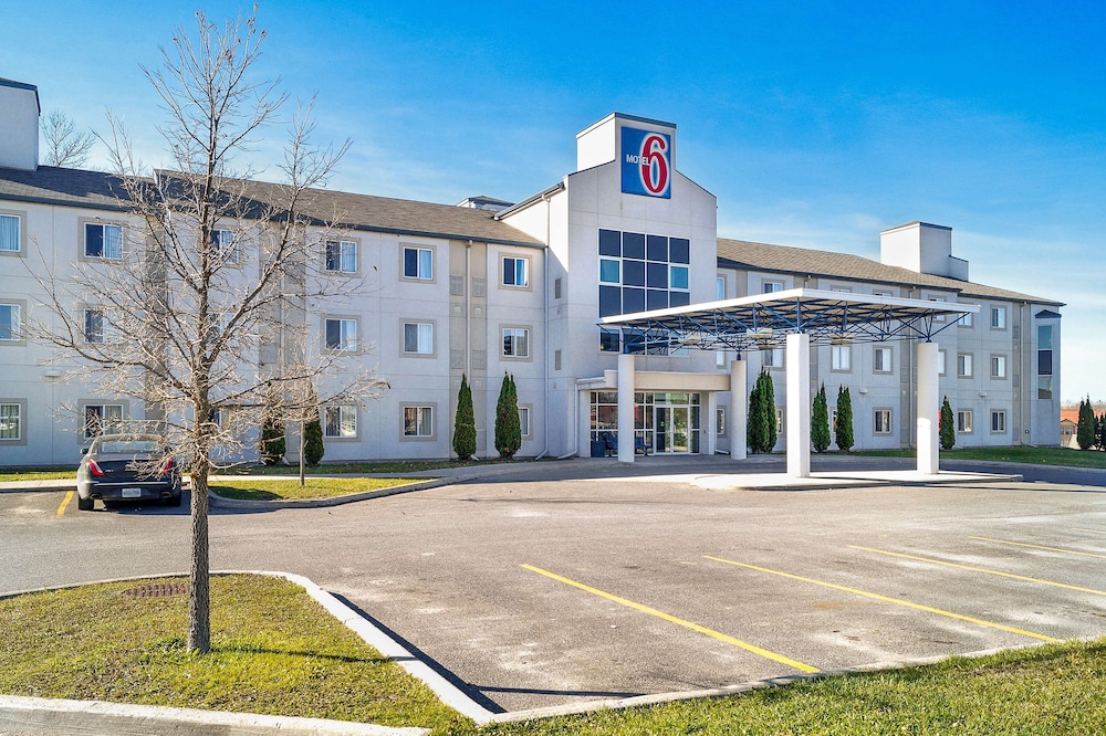 Motel6 Peterborough, ON 31/37