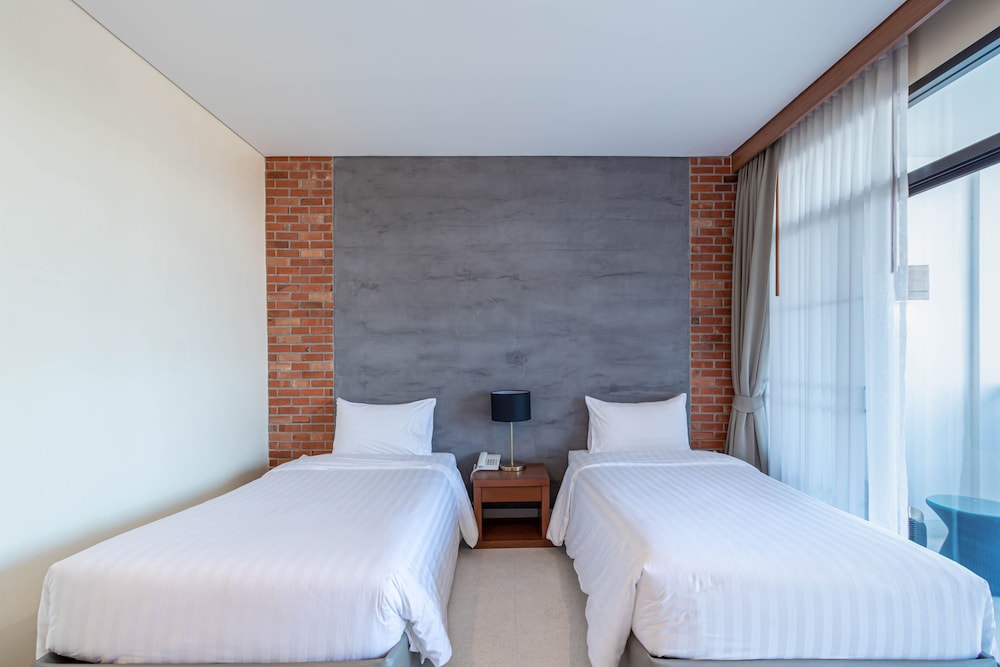 DELUXE, TWIN BEDS, SEA VIEW